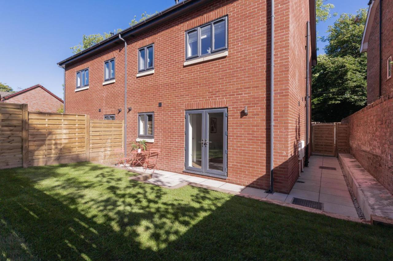 Moseley Gardens Fallowfield Manchester Exterior photo